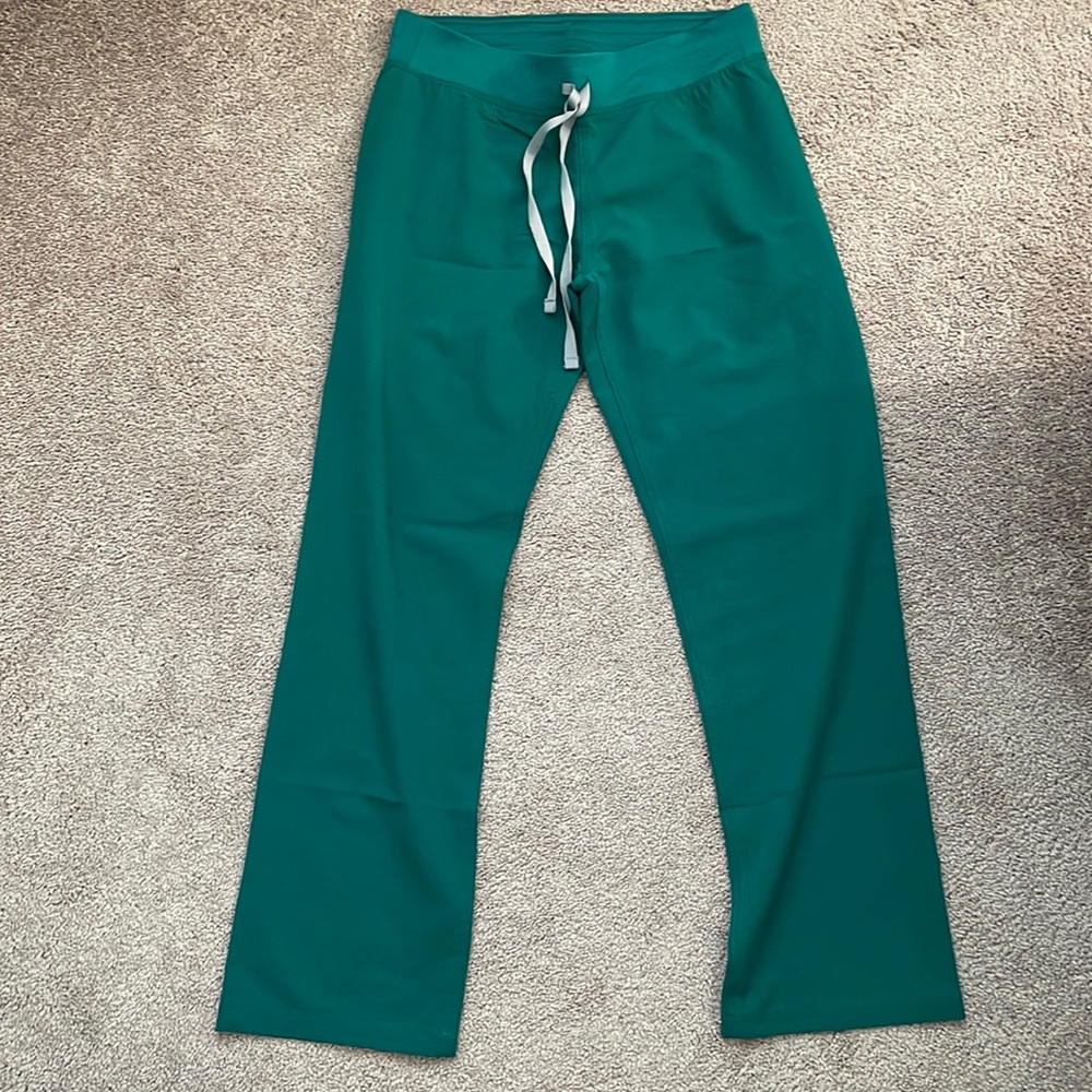 FIGS Hunter Green scrub bottoms